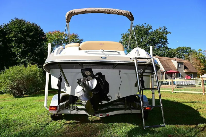 Slide: The Image of Crownline Boats 236 SC 2015 - 4874571