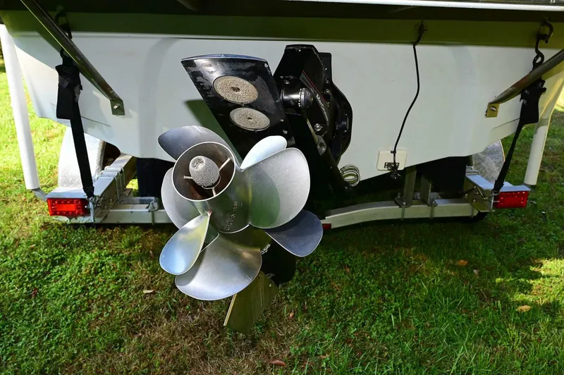 Slide: The Image of Crownline Boats 236 SC 2015 - 4874539