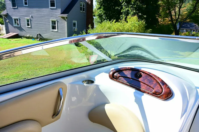 Slide: The Image of Crownline Boats 236 SC 2015 - 4876234