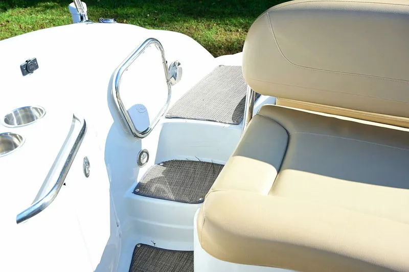 Slide: The Image of Crownline Boats 236 SC 2015 - 4876240