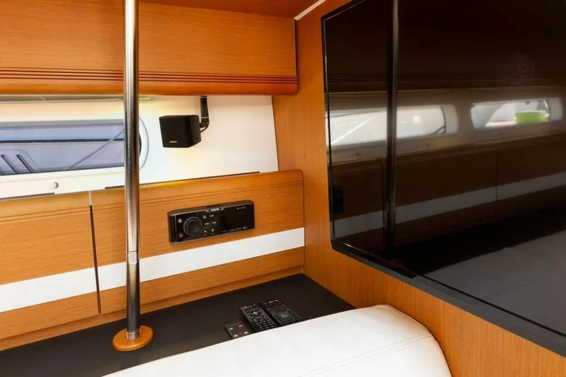 Slide: The Image of Jeanneau 53DS 2015 - 4876342