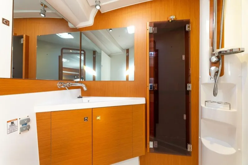 Slide: The Image of Jeanneau 53DS 2015 - 4876352