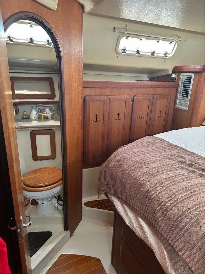 Slide: The Image of Hunter Passage 42 1991 - 4889356