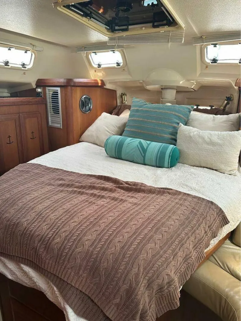 Slide: The Image of Hunter Passage 42 1991 - 4889363