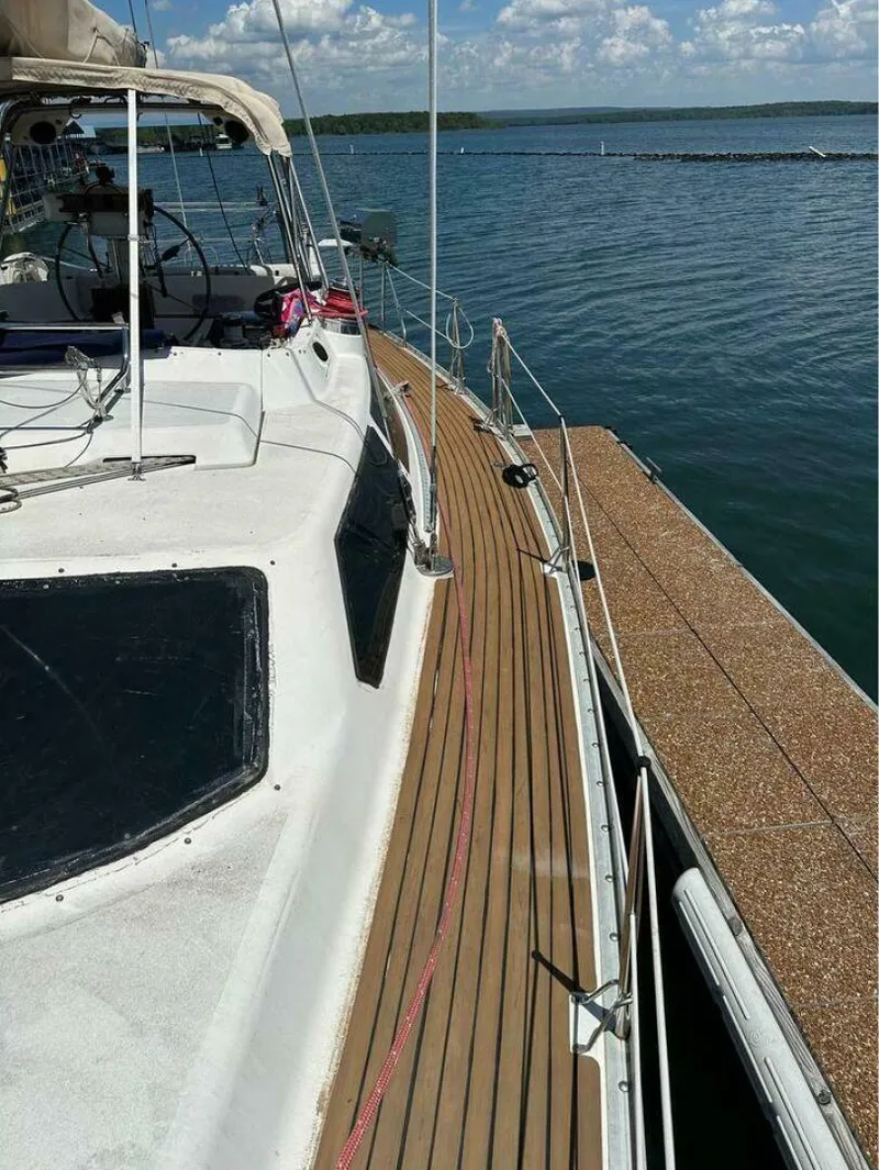 Slide: The Image of Hunter Passage 42 1991 - 4889353