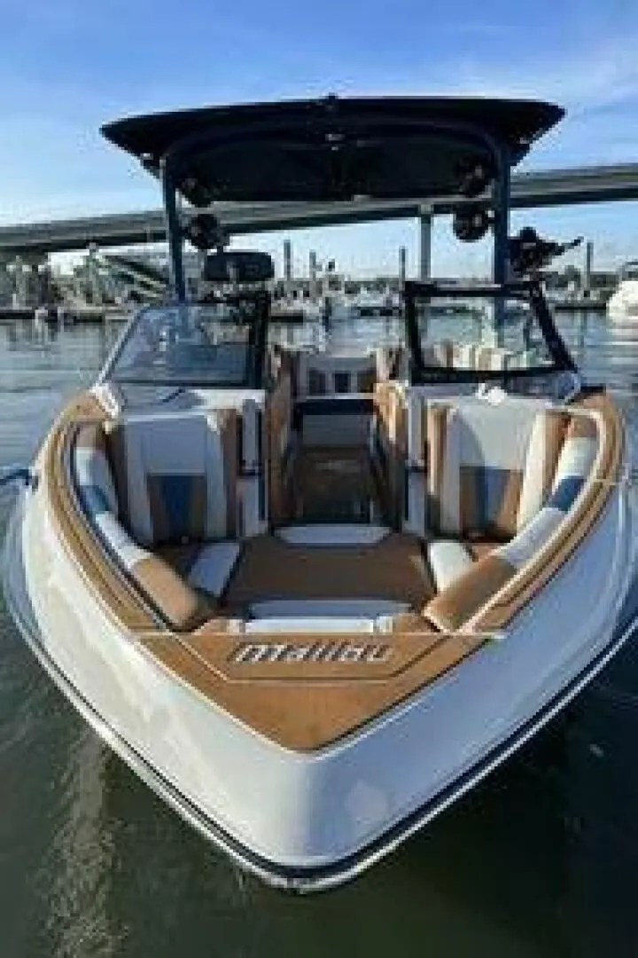 Slide: The Image of Malibu Wakesetter 23 LSV 2023 - 7515317