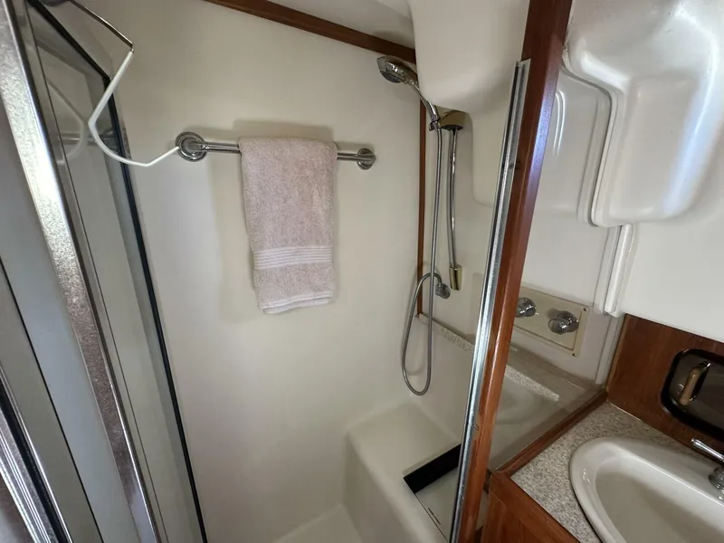 Slide: The Image of Mainship 43 2002 - 4875394
