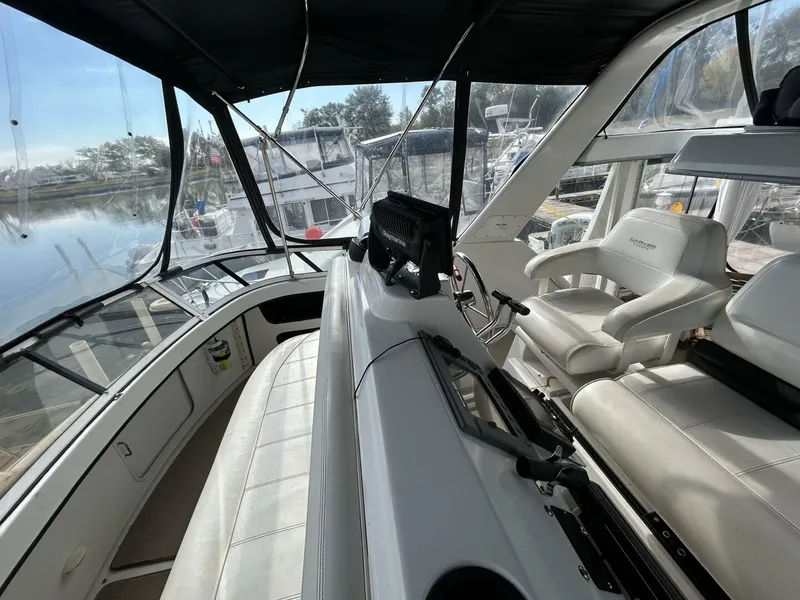 Slide: The Image of 40' Carver flybridge starboard - 4876704