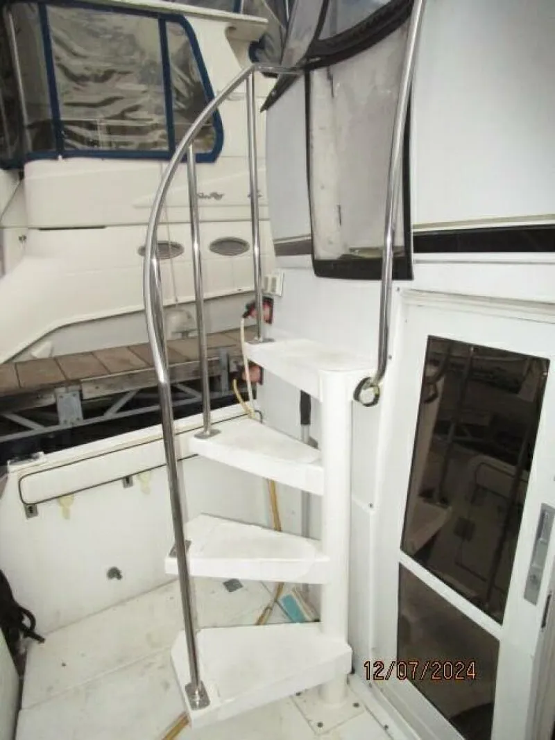 Slide: The Image of 40' Carver cockpit stairs - 4876680