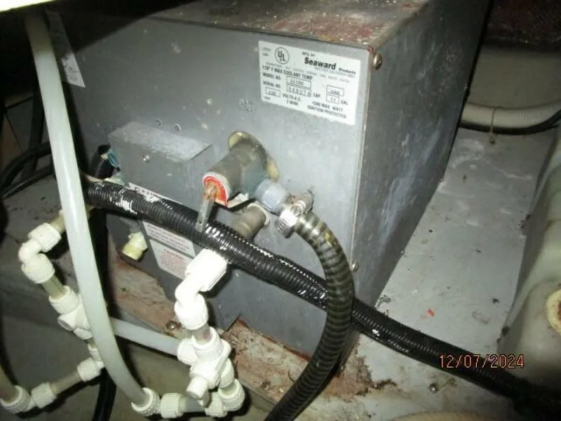 Slide: The Image of 40' Carver water heater - 4876751