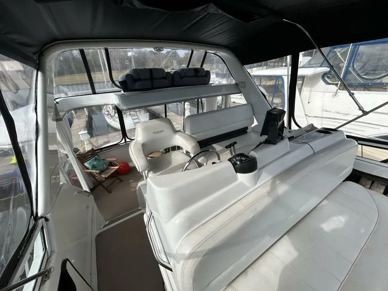 Slide: The Image of 40' Carver flybridge aft - 4876696