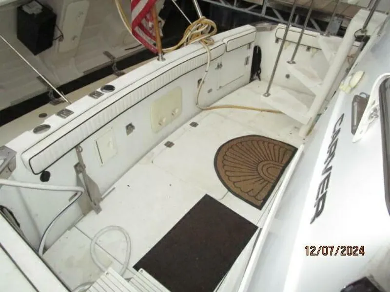 Slide: The Image of 40' Carver cockpit - 4876679