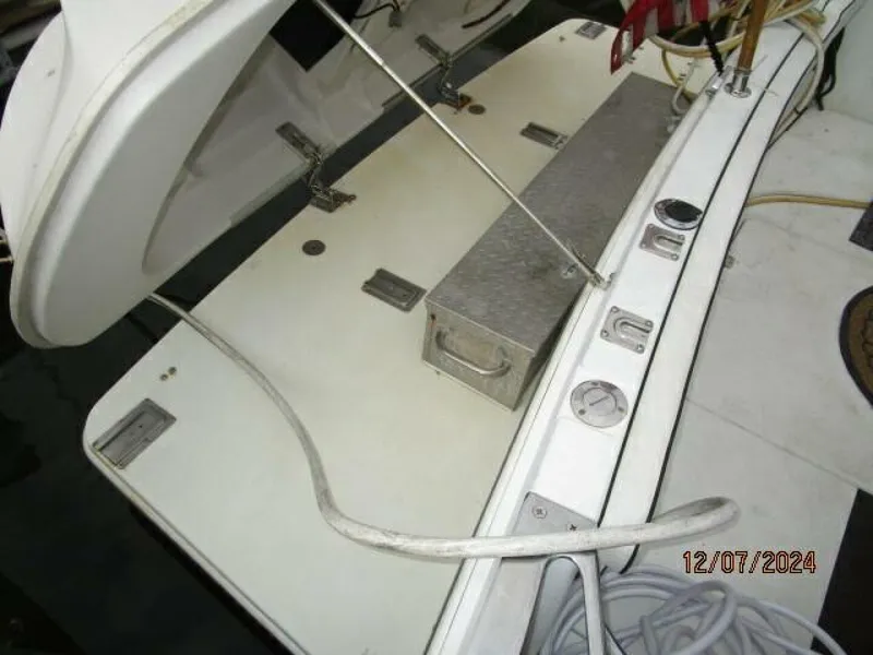 Slide: The Image of 40' Carver swimplatform - 4876746