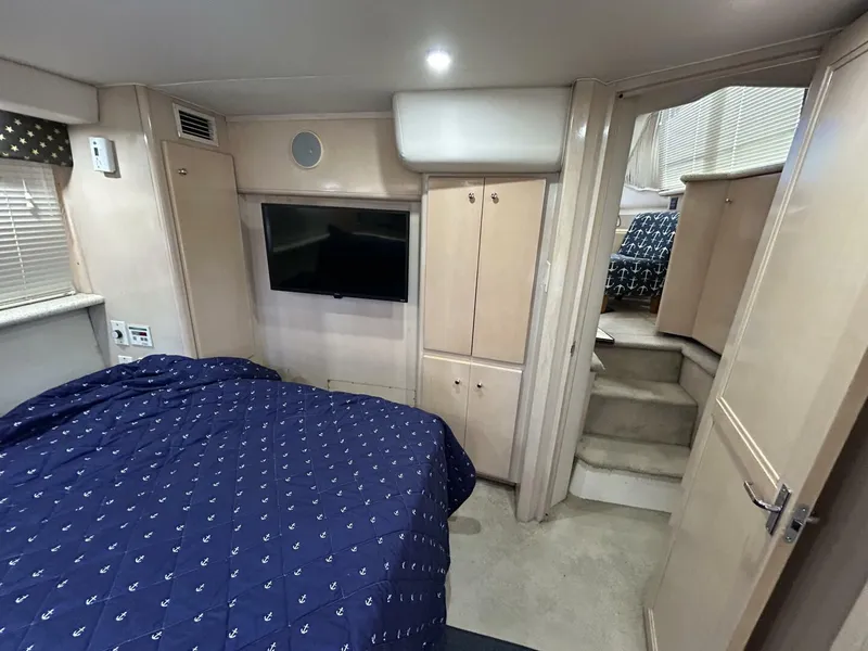 Slide: The Image of 40' Carver master stateroom aft - 4876718