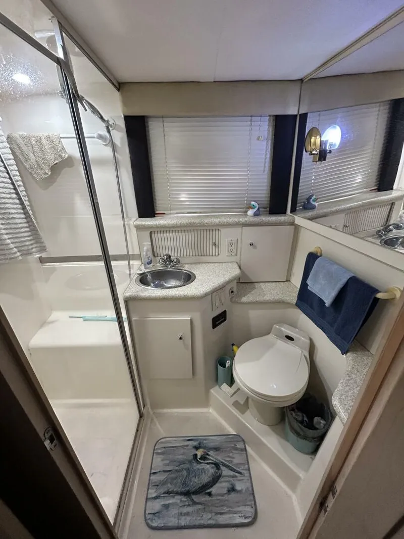 Slide: The Image of 40' Carver master stateroom head - 4876719