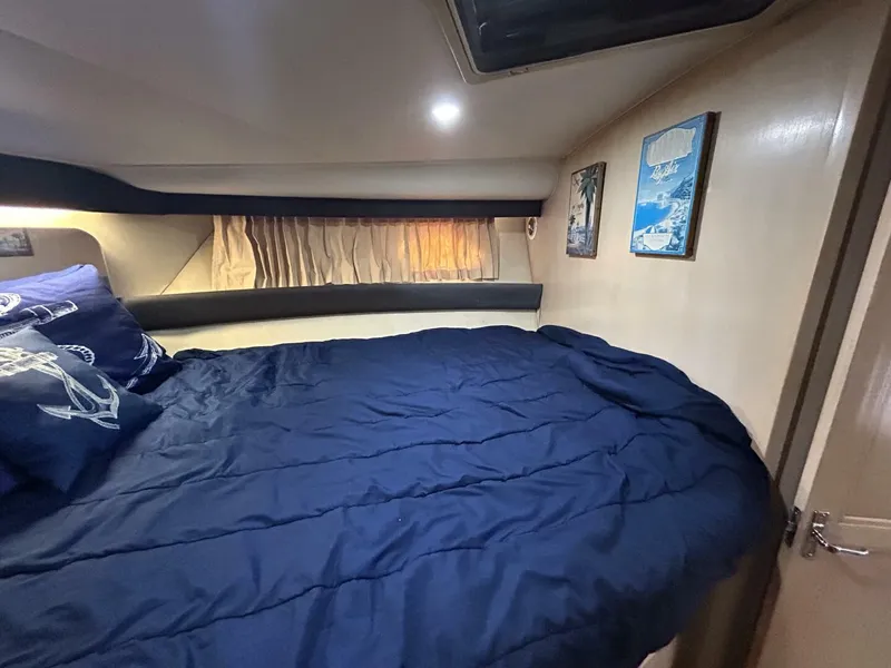 Slide: The Image of 40' Carver guest stateroom starboard - 4876716