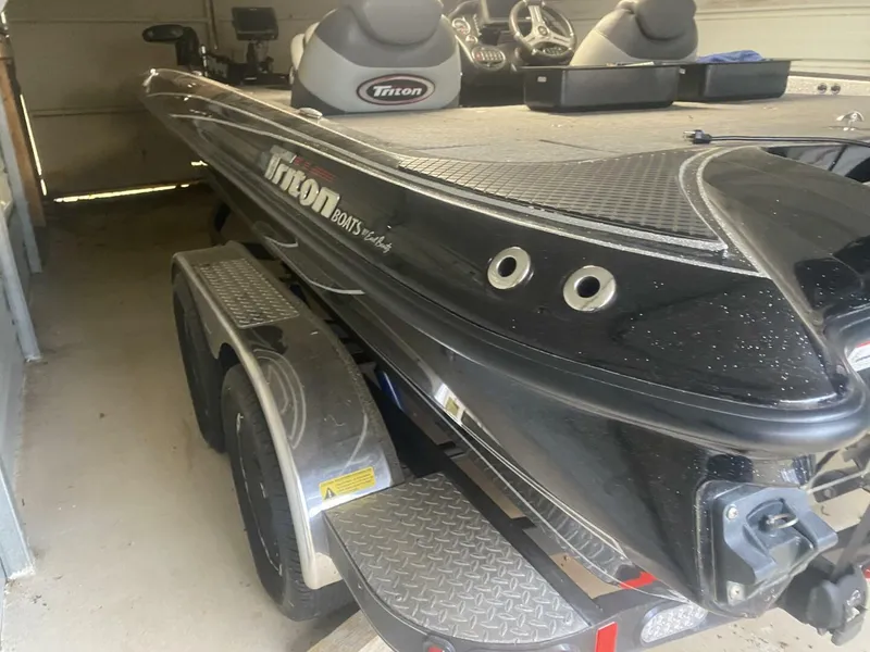 Slide: The Image of Triton 20 TRX Elite 2016 - 4877424