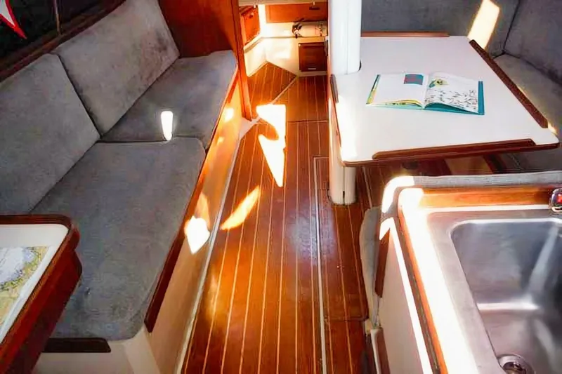 Slide: The Image of Catalina 34 1988 - 4878445