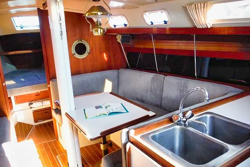 Slide: The Image of Catalina 34 1988 - 4878439