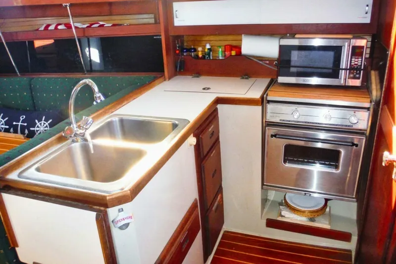 Slide: The Image of Catalina 34 1988 - 4878459