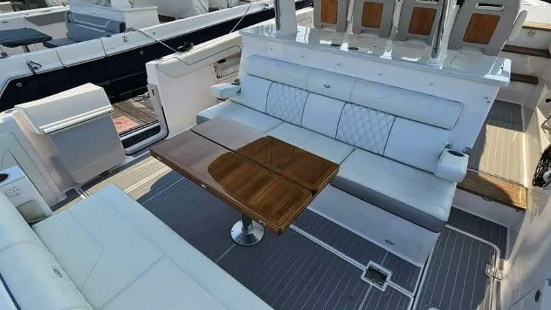 Slide: The Image of Regal 38 SAV 2021 - 4878651