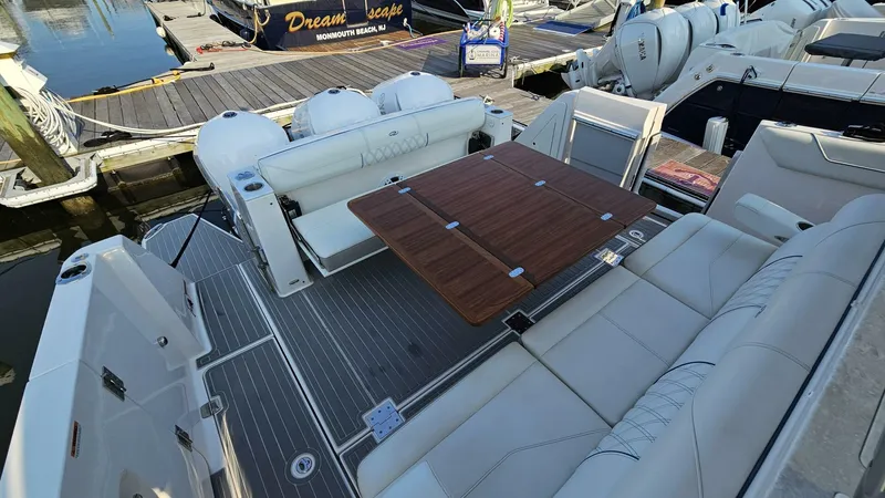 Slide: The Image of Regal 38 SAV 2021 - 4878669