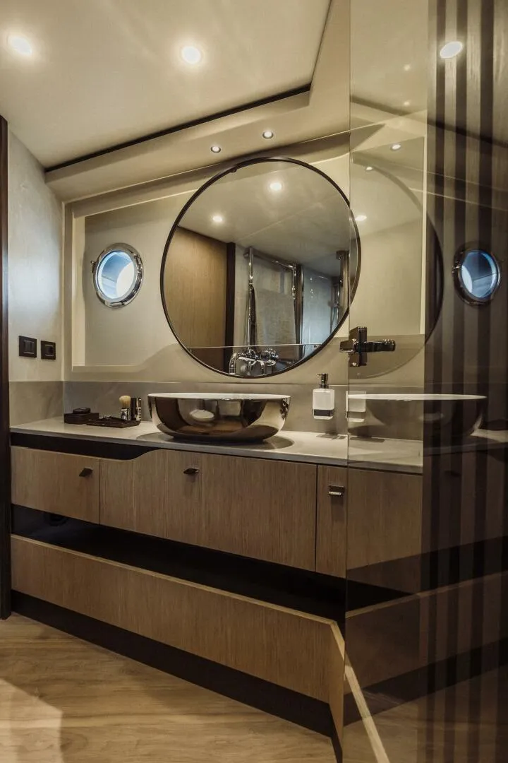 Slide: The Image of 2026 52 Absolute Fly - Master Head - 4879120