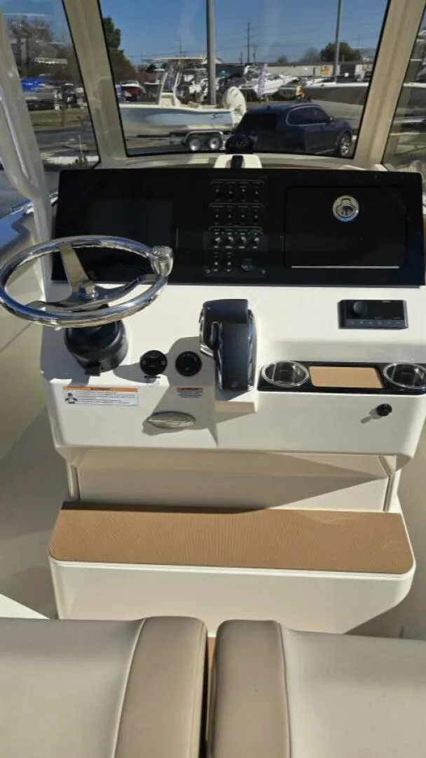 Slide: The Image of Scout 240 XSF 2026 - 5045335