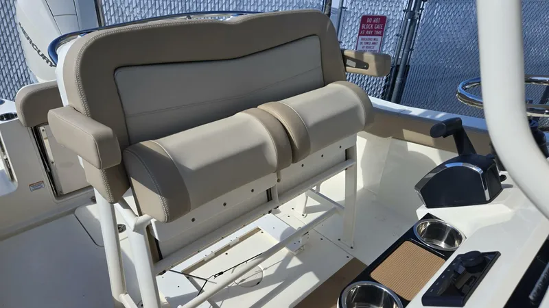 Slide: The Image of Scout 240 XSF 2026 - 5045337