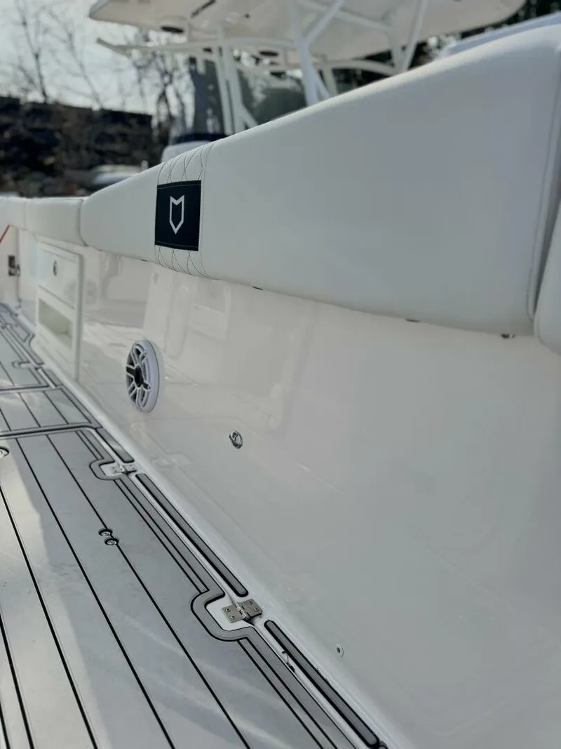 Slide: The Image of Sea Fox 328 Commander 2025 - 5680804