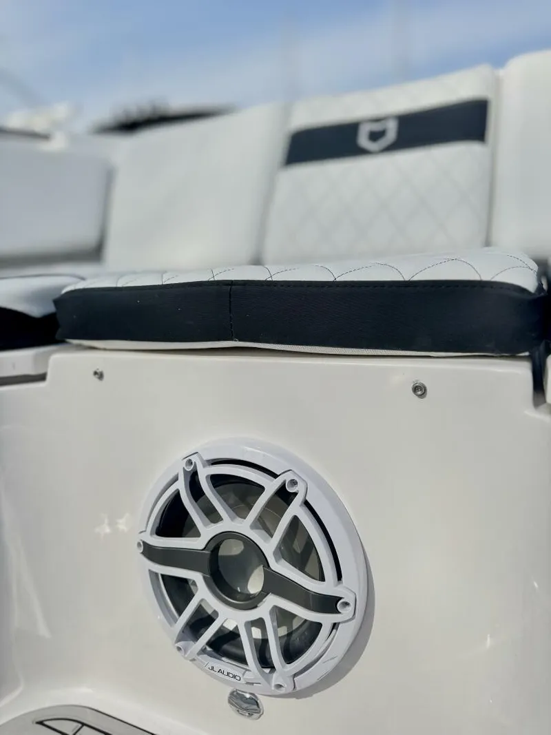 Slide: The Image of Sea Fox 328 Commander 2025 - 5680805