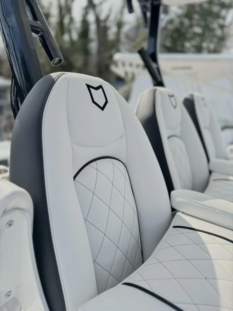 Slide: The Image of Sea Fox 328 Commander 2025 - 5680806