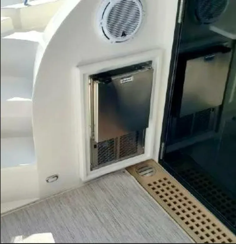 Slide: The Image of Carver C52 Command Bridge 2019 - 5748721