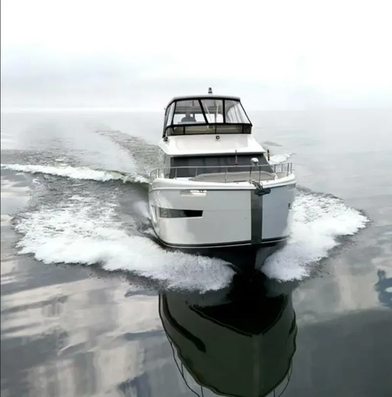 Slide: The Image of Carver C52 Command Bridge 2019 - 5748732