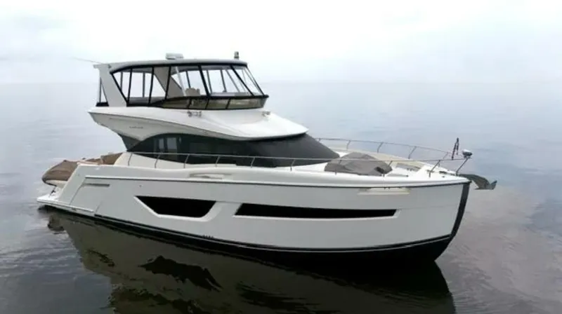 Slide: The Image of Carver C52 Command Bridge 2019 - 5748713