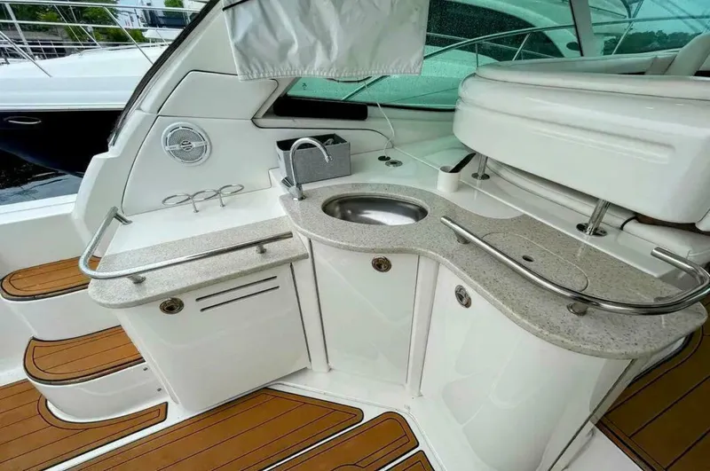Slide: The Image of Sea Ray 500 Sundancer 2010 - 4881091
