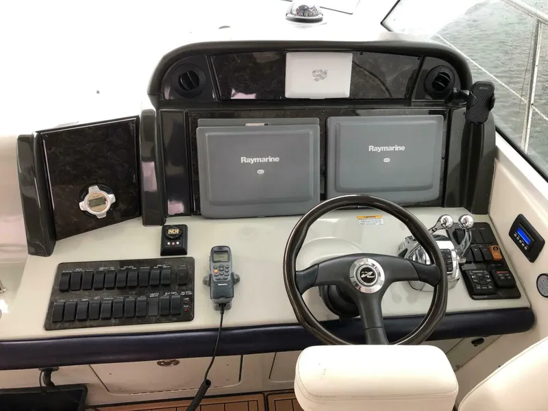 Slide: The Image of Sea Ray 500 Sundancer 2010 - 4881109