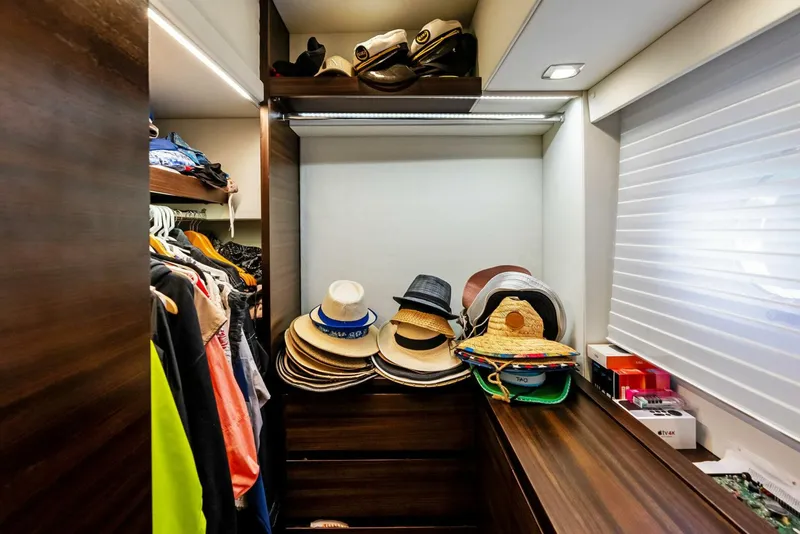 Slide: The Image of Azimut 72S 2014 - 4904396