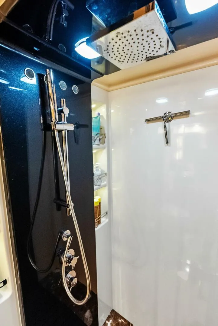 Slide: The Image of Azimut 72S 2014 - 4904399