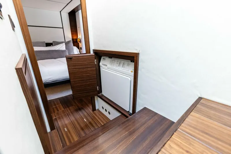 Slide: The Image of Azimut 72S 2014 - 4904400