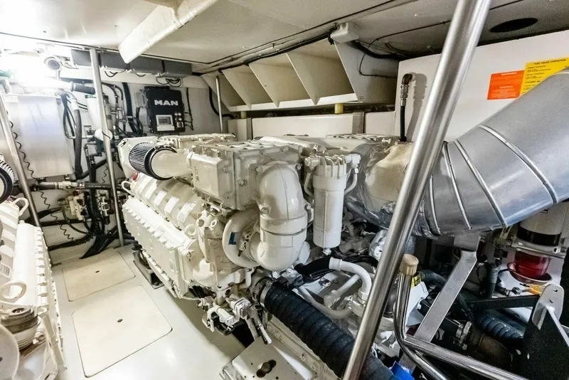 Slide: The Image of Azimut 72S 2014 - 4904411