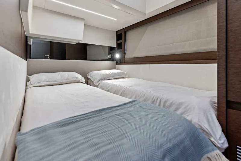 Slide: The Image of Prestige 520 Fly 2019 - 4886387