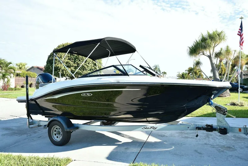 Slide: The Image of Sea Ray SPX 190 2020 - 4886926