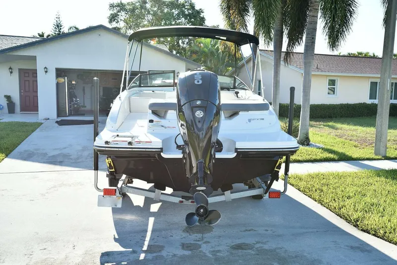 Slide: The Image of Sea Ray SPX 190 2020 - 4886929