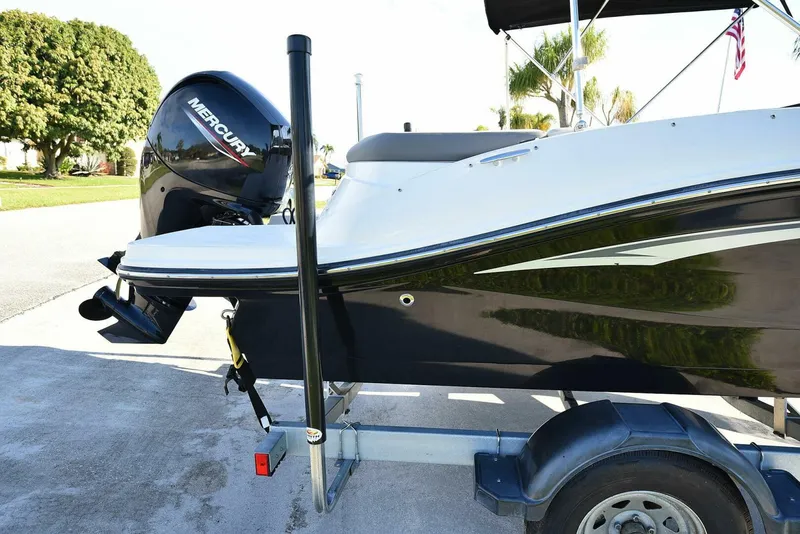 Slide: The Image of Sea Ray SPX 190 2020 - 4887060