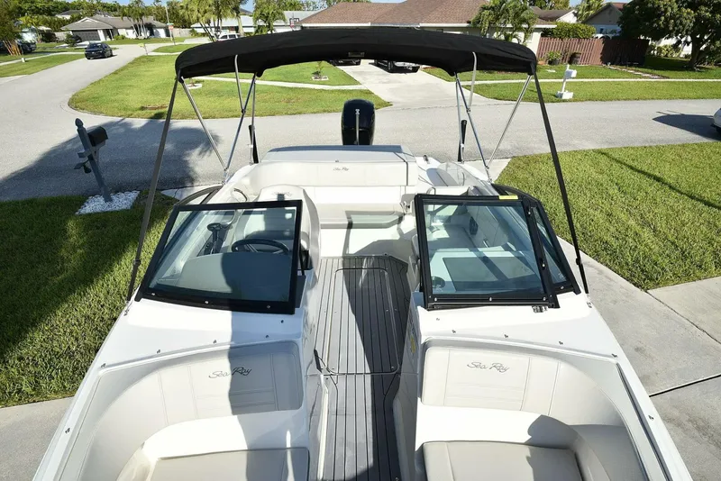 Slide: The Image of Sea Ray SPX 190 2020 - 4887057