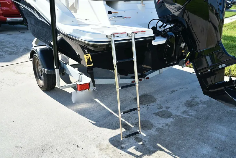 Slide: The Image of Sea Ray SPX 190 2020 - 4887056