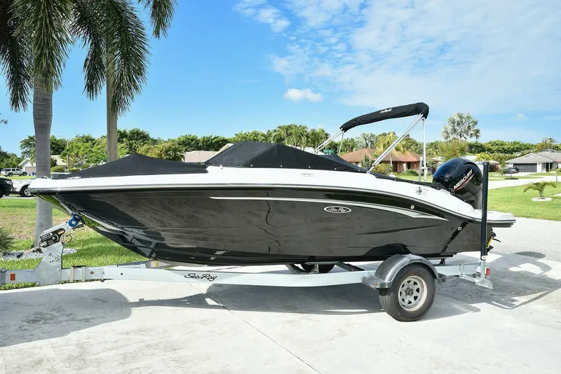 Slide: The Image of Sea Ray SPX 190 2020 - 4886919