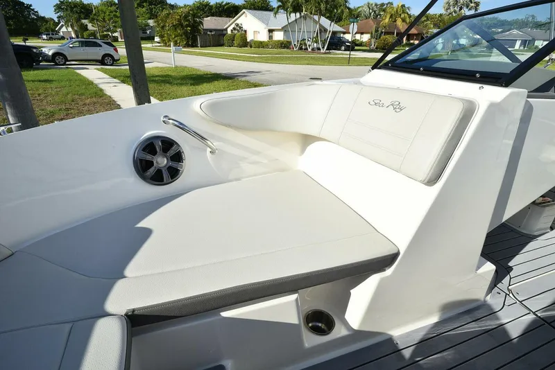 Slide: The Image of Sea Ray SPX 190 2020 - 4887274