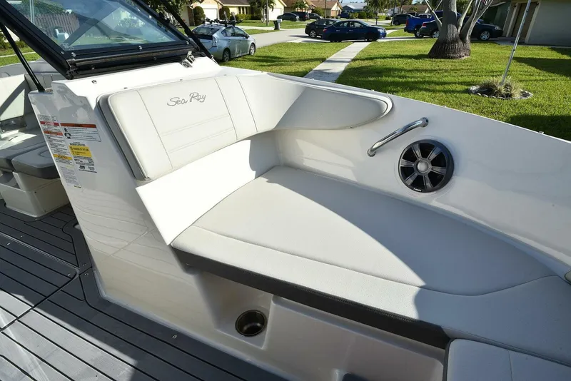 Slide: The Image of Sea Ray SPX 190 2020 - 4887282